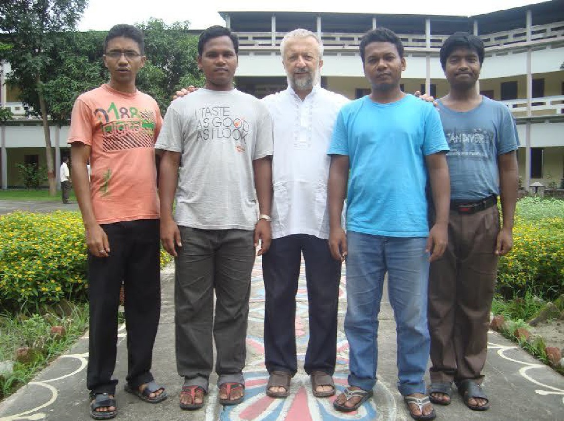 BANGLADESH Dhaka, 25 anni in cammino con i giovani